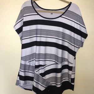 Women’s Avenue 14/16 Black & White Striped Top
